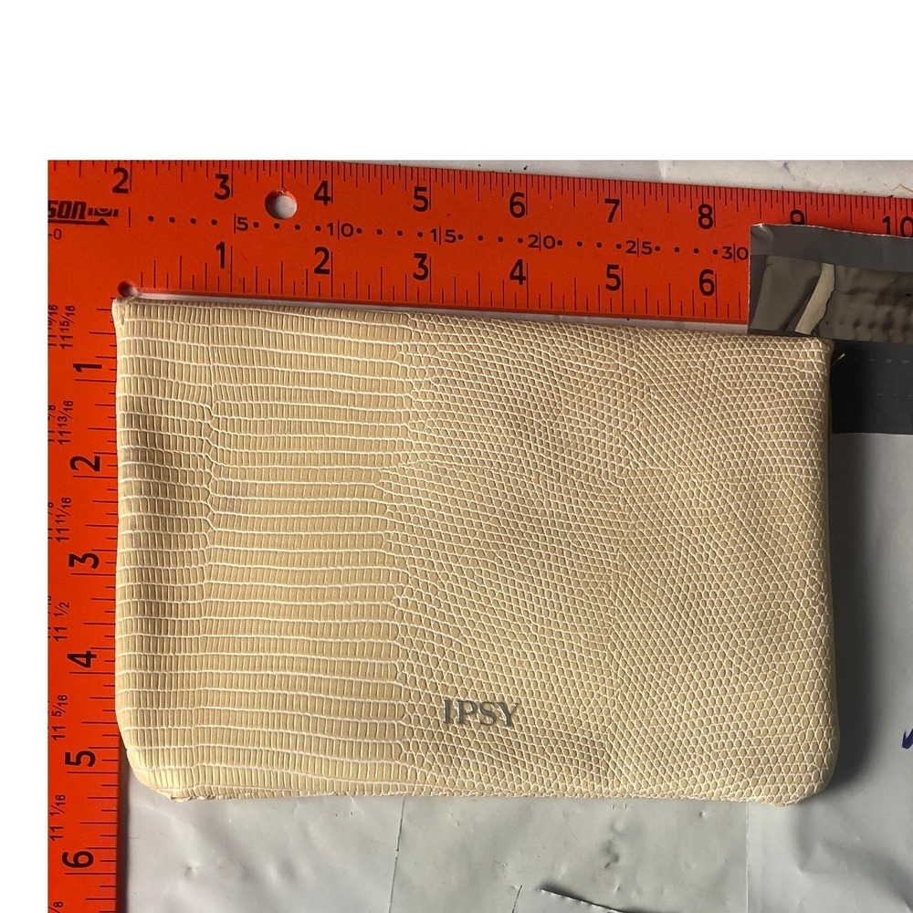 Ipsy Cream Snakeskin Embossed Envelope Makeup Bag Neon Lime Green Interior NN16